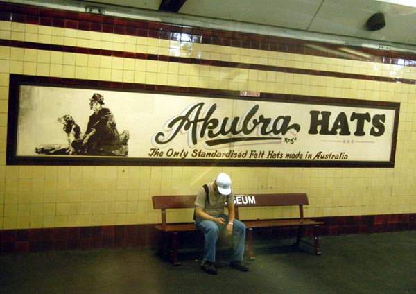 Akuba Hats, Museum station