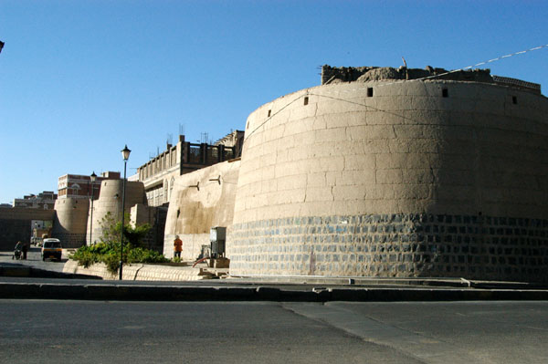 The powerful walls of the old city of Sana'a