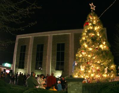 04 Community Tree Lighting