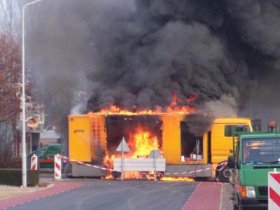 Vrachtwagenbrand 't Holland Duiven.  3 dec. 2004