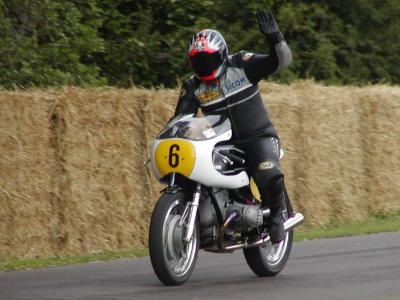 u48/burlsey/medium/30728164.Goodwood_FOS_2004_023.jpg