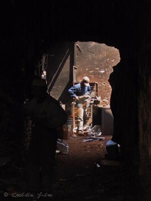 u48/cecilialim/medium/35542751.Sfax.Medina.Blacksmiths.jpg