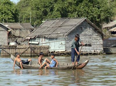 Cambodia-Tonle Sap  Lake-Tom Sawyer lives in SE Asia