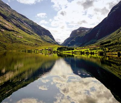 10th PlaceeXciting landscapeby Moti