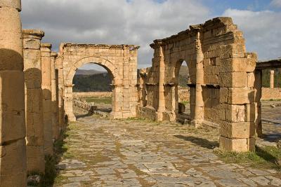 Porte d'entre du temple nord et porte sur le Cardo