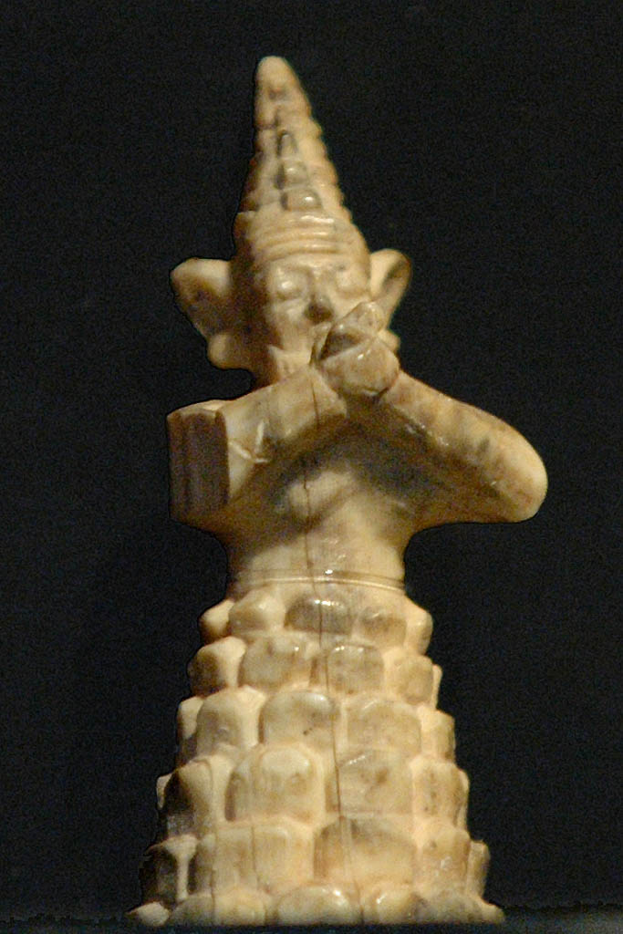 statuette