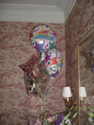 Grosvenor Hotel Surprise Anniversary Balloon Bouquet