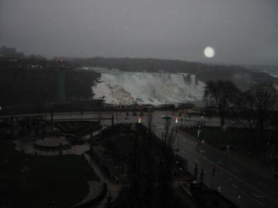Arriving at Niagara Falls in the evening