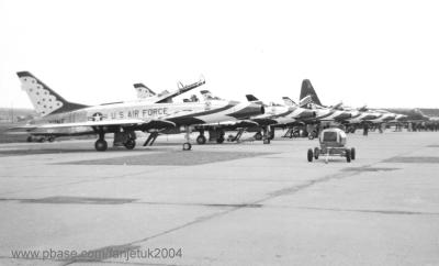 F-100 Super Sabres Thunderbirds Display Team