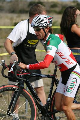Daniele Pontoni bike change
