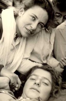 טיול לגליל - 1953 -  אורה רגב,  ומירה לביא