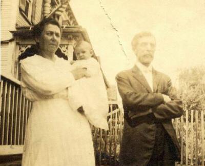 F43Carols DunkleyGrandparents with Dad Charlie1917.jpg
