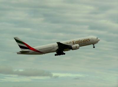 u48/hfalkner/medium/35525713.Emirates.jpg