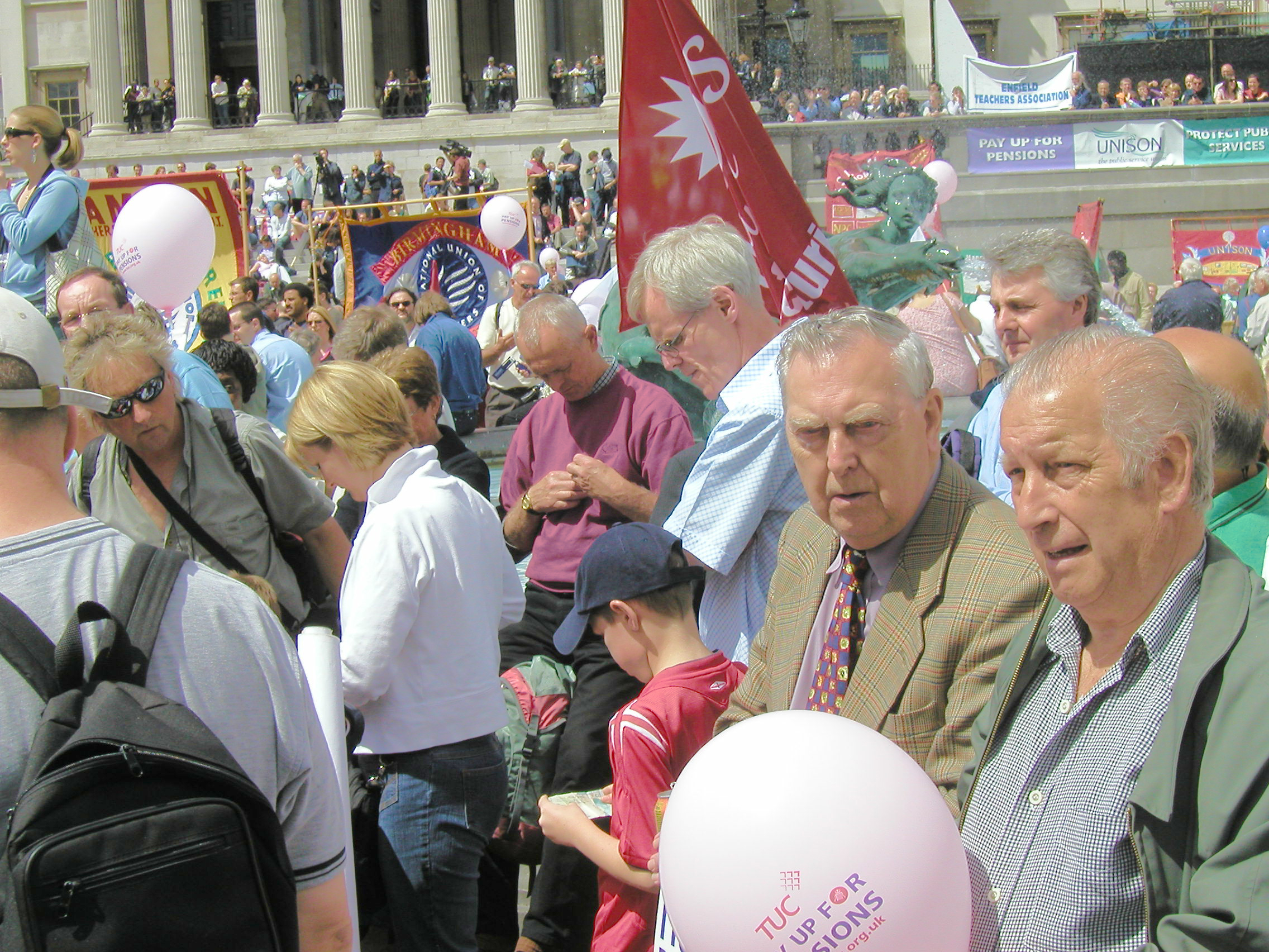 P6190013pencrwd1.jpg
