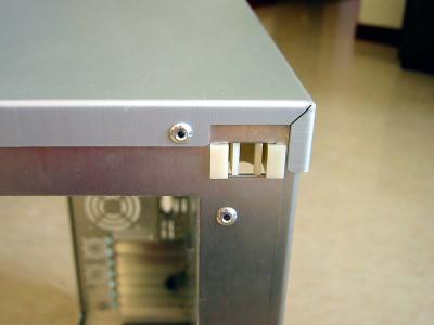 Basically held together by 4 rivets