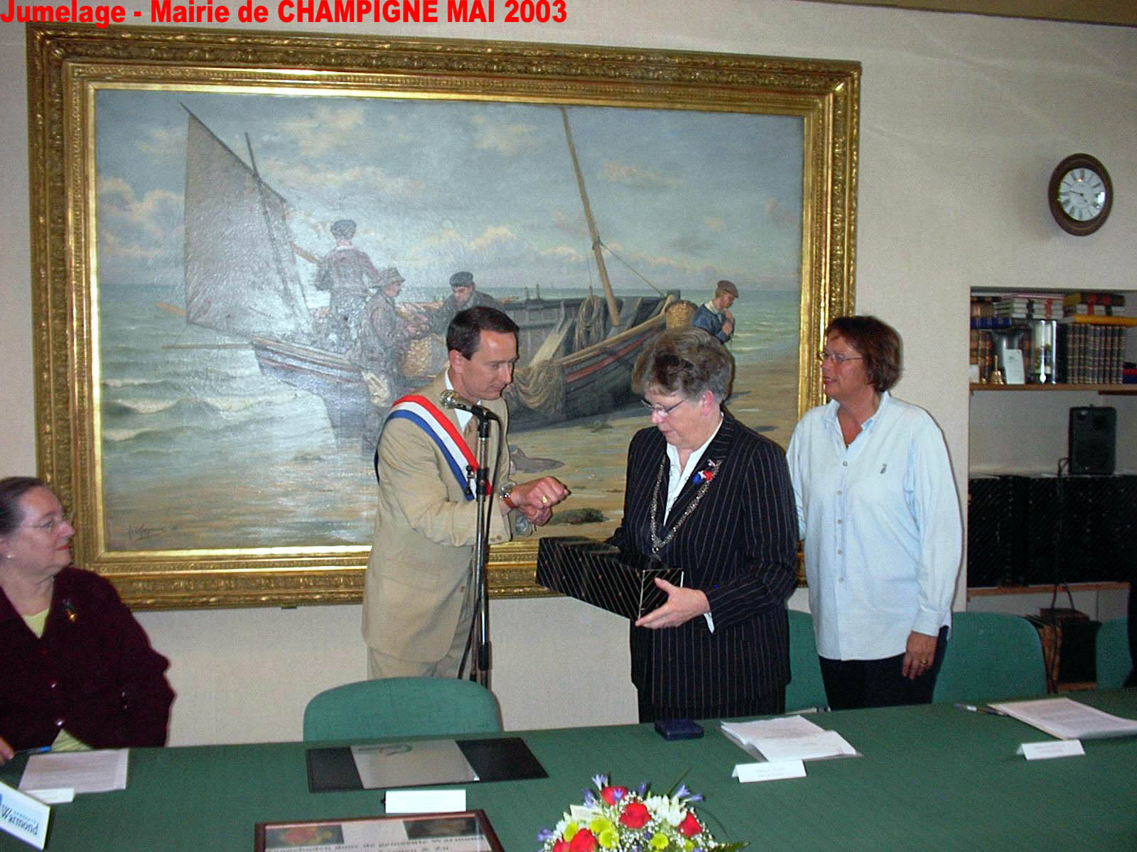 In t gemeentehuis van Champign - La mairie de Champign