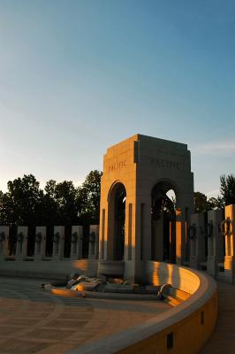 WWII Memorial sunrise   9712