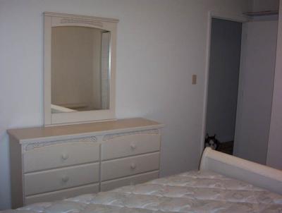 u48/larrys4227/medium/30698044.Courtneys_Bedroom02.jpg