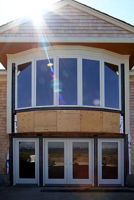 Water Side Bow Window / French Doors