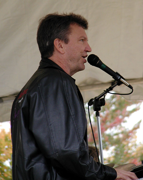 Andy Swindell - Keyboards and vocals