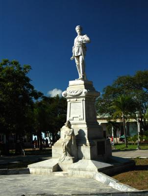 Monumento Julio Grave de Peralta, Holguin
