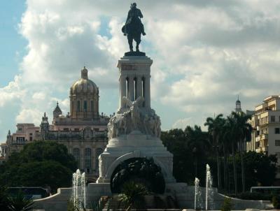 u48/miggy/medium/35508752.MonumentoaMaximoGomez.jpg