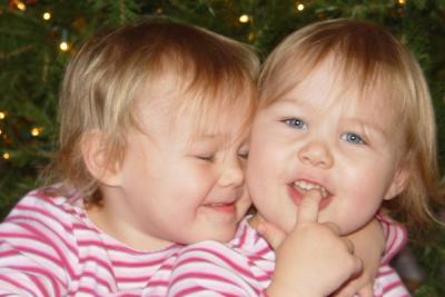 u48/mjanke/medium/37309592.xmascard12roryonleft.jpg
