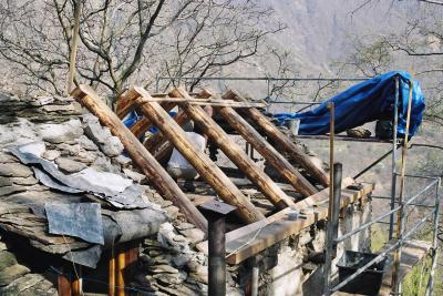 roof_from_west-04232003-42percent.jpg