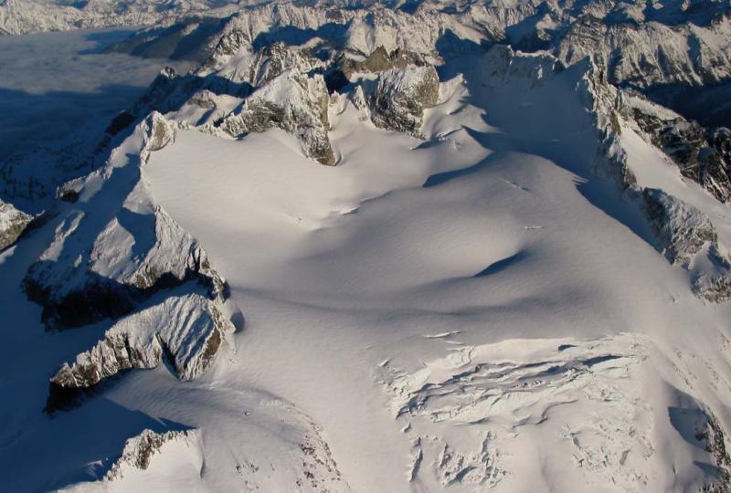 Dome & Dome Glacier (Dome5-010603adj.jpg)