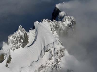 Jagged Ridge (Shuksan111904-042adj.jpg)