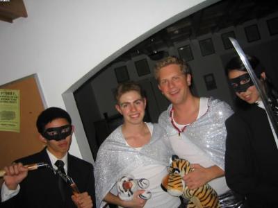 The Crazy 88 meet Siegfried and Roy!