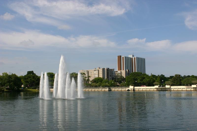 Fountain_Walkway1.jpg