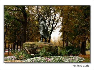 A statue in Paris