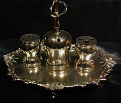 Inkwell  used by John Hancock to sign the Declaration of Independence