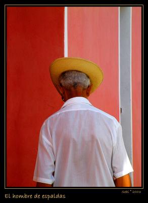 Hombre de espaldas