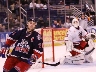 u48/skroll/medium/37121887.18RefereewavesNoGoalforHartfordwolfpackLWChadWisemanduringashootout.jpg