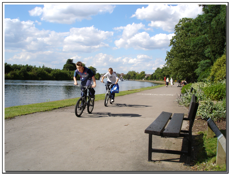 <b>Thames Towpath at Surbiton*</b><br><font size=2> by Adrian K</font>