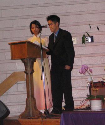 2003 Award Winners Phuong Lien Hua and David Nguyen delivering their speeches