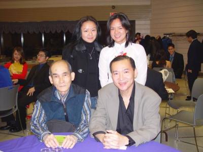 Award Winner Christine Le and her family