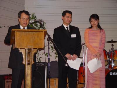 u48/tamlinh/medium/37015188.Prof.PhanDamintroducingMCsStephanieNgoandMaxVo1.jpg