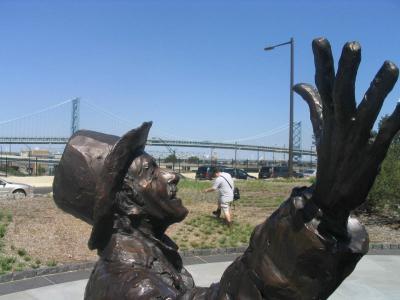 statuebenfrank.jpg