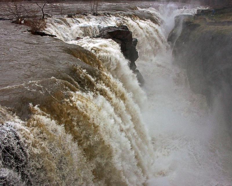 Over The Edge (Of the Great Falls)