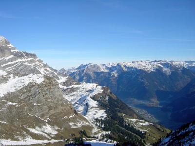 links Glrnisch, mit Blick auf Sool und Schwanden GL