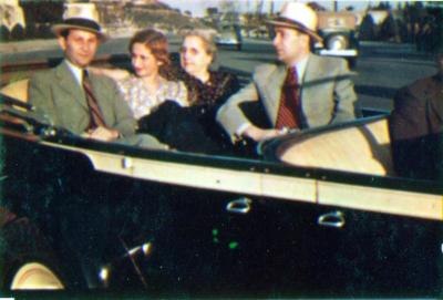 Riding in style in Havana (1939)