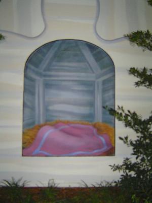 PopLadyDoghouse.jpg