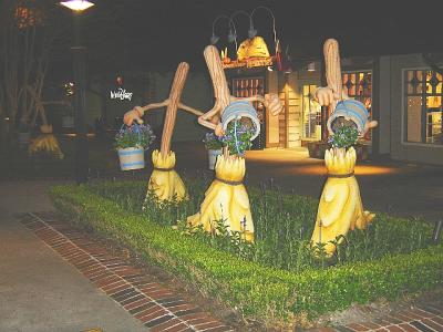 DowntownBroomStatues.jpg