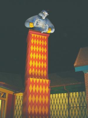 DowntownGenieStatue1.jpg