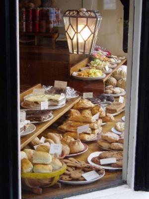 u49/ayobami/medium/36847288.PastryWindow.jpg