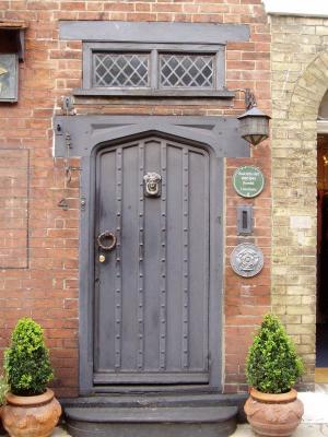 u49/ayobami/medium/36847309.WoodDoor.jpg
