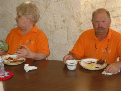 eating breakfast before we leave, Elizabeth and Jerry